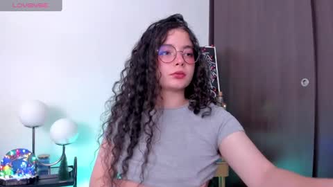 Snapshot of antoniart_ chatting on 12-04-24, 03:37 Antonia online show from 12-04-24, 03:37