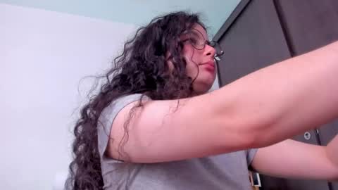 Snapshot of antoniart_ chatting on 12-12-24, 05:20 Antonia online show from 12-12-24, 05:20