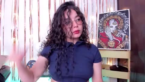 Snapshot of antoniart_ chatting on 01-07-25, 03:14 Antonia online show from 01-07-25, 03:14