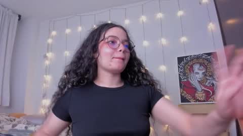 Snapshot of antoniart_ chatting on 03-05-25, 04:13 Antonia online show from 03-05-25, 04:13