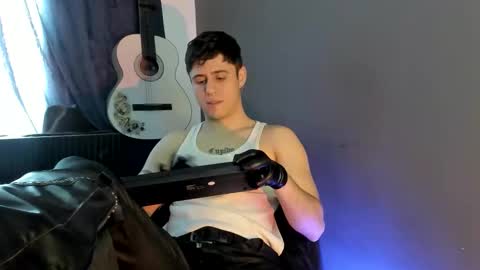 antonnello_ online show from 11-21-25, 03:33