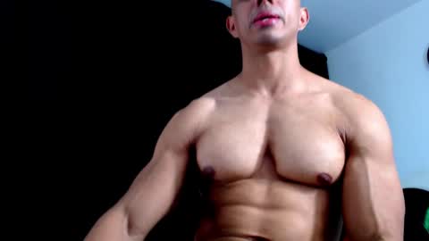 Instagram miguelangel1802  online show from 12-16-25, 05:29