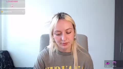 Snapshot of anttoniia chatting on 12-13-24, 06:59 Antonia online show from 12-13-24, 06:59