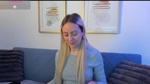 Snapshot of anttoniia chatting on 03-11-25, 12:39 Antonia online show from 03-11-25, 12:39