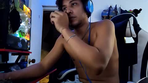 AnuarDHM online show from 10-07-25, 12:52