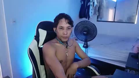 AnuarDHM online show from 11-26-25, 04:19