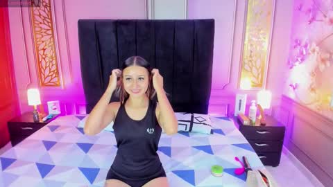 Snapshot of anya__1 chatting on 10-28-25, 11:29 Anya online show from 10-28-25, 11:29