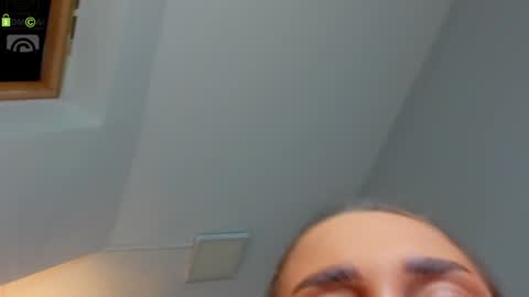 Anya online show from 11-08-25, 01:22