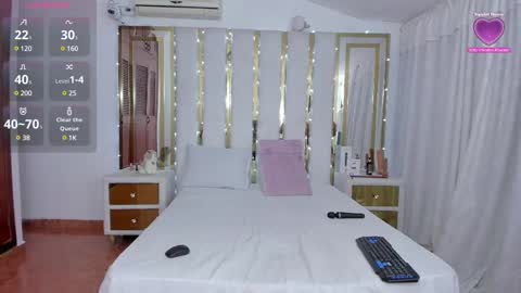 Anyela  online show from 03-10-25, 04:28