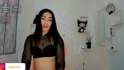 anyeluz_z online show from 02-25-25, 07:25