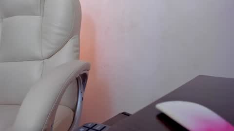Snapshot of anyi_restrepo chatting on 12-12-24, 03:16 Anyi online show from 12-12-24, 03:16