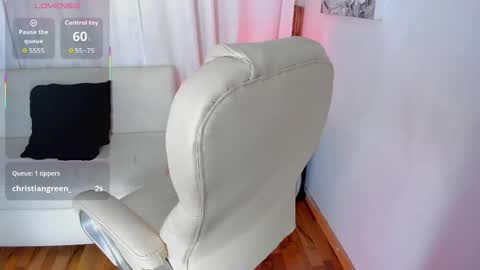 Snapshot of anyi_restrepo chatting on 09-17-25, 12:18 Anyi online show from 09-17-25, 12:18
