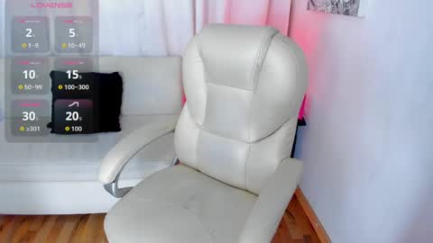 Snapshot of anyi_restrepo chatting on 09-18-25, 12:18 Anyi online show from 09-18-25, 12:18