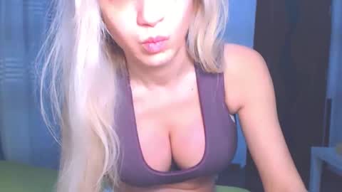 Snapshot of anysadoll chatting on 12-15-24, 01:57 An online show from 12-15-24, 01:57