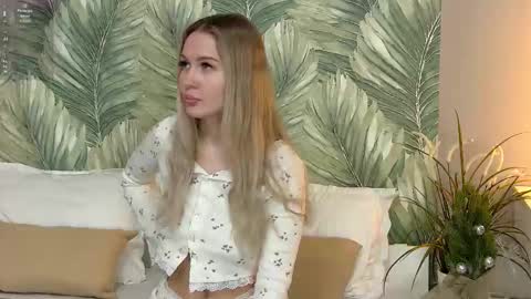 Snapshot of anyslim chatting on 01-06-26, 09:24 AnySlim online show from 01-06-26, 09:24