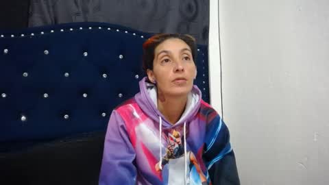 anyu online show from 01-07-25, 01:38