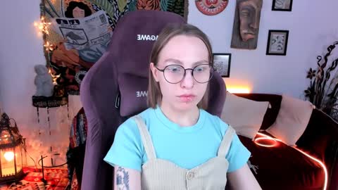 Snapshot of aphexqueen chatting on 01-22-25, 02:24 APHEX QUEEN online show from 01-22-25, 02:24