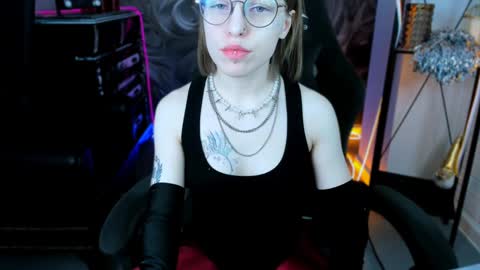 Snapshot of aphexqueen chatting on 01-24-25, 03:24 APHEX QUEEN online show from 01-24-25, 03:24