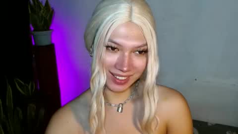 Snapshot of aphr0dite_x chatting on 12-07-24, 11:18 Roman Goddess online show from 12-07-24, 11:18