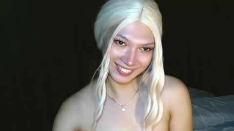 Snapshot of aphr0dite_x chatting on 12-25-24, 04:44 Roman Goddess online show from 12-25-24, 04:44