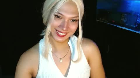 Snapshot of aphr0dite_x chatting on 12-30-24, 03:13 Roman Goddess online show from 12-30-24, 03:13