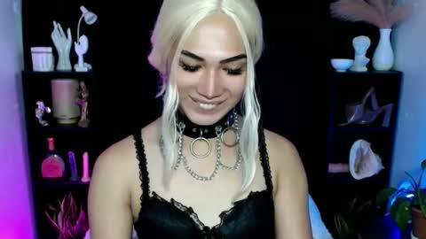 Snapshot of aphr0dite_x chatting on 02-26-25, 02:26 Roman Goddess online show from 02-26-25, 02:26