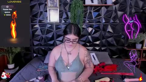 apprilfoxx online show from 12-15-25, 03:38