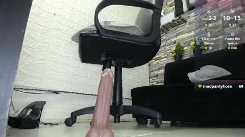 Aprhillove online show from 12-19-25, 03:19