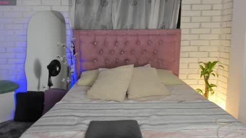 Scarlett Independent Model  online show from 01-12-25, 02:35