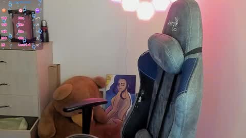 Snapshot of aqua_emilly chatting on 02-25-25, 02:25 aqua emilly online show from 02-25-25, 02:25