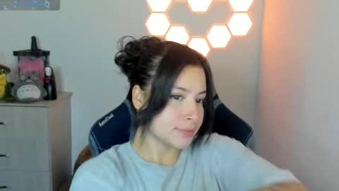 Snapshot of aqua_emilly chatting on 09-25-25, 12:58 aqua emilly online show from 09-25-25, 12:58