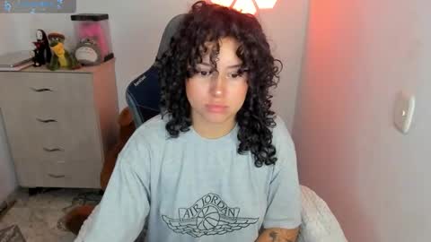 Snapshot of aqua_emilly chatting on 10-18-25, 10:43 aqua emilly online show from 10-18-25, 10:43