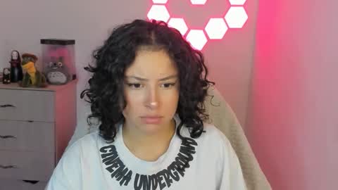 Snapshot of aqua_emilly chatting on 11-05-25, 11:05 aqua emilly online show from 11-05-25, 11:05