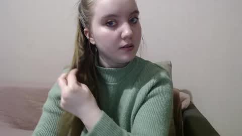 Josefin online show from 12-15-24, 11:01