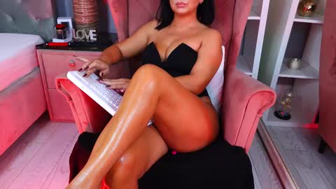 AQueenMonica online show from 10-11-25, 02:15