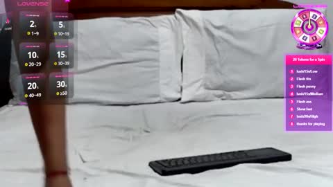 Arab Catwoman online show from 11-11-25, 06:13