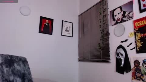 Arabella online show from 12-20-24, 01:47