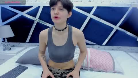 Snapshot of arabellablue chatting on 09-26-25, 01:04 ArabellaBlue online show from 09-26-25, 01:04