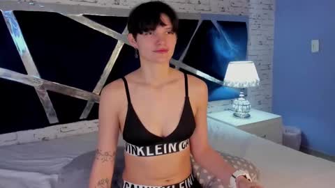 Snapshot of arabellablue chatting on 10-05-25, 01:31 ArabellaBlue online show from 10-05-25, 01:31
