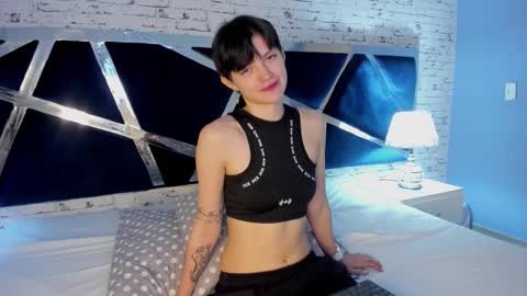 Snapshot of arabellablue chatting on 10-15-25, 01:44 ArabellaBlue online show from 10-15-25, 01:44