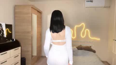 Emi online show from 03-25-26, 04:02