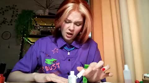 Snapshot of aracelisisofo chatting on 07-17-26, 12:34 Sarah online show from 07-17-26, 12:34