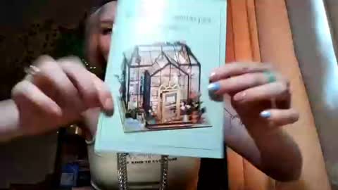 Snapshot of aracelisisofo chatting on 07-21-26, 12:07 Sarah online show from 07-21-26, 12:07