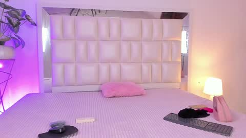 Snapshot of aradia_01 chatting on 12-28-24, 05:44 online show from 12-28-24, 05:44