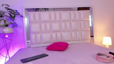 Snapshot of aradia_01 chatting on 01-07-25, 05:12 online show from 01-07-25, 05:12