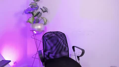 Snapshot of aradia_01 chatting on 01-19-25, 05:26 online show from 01-19-25, 05:26