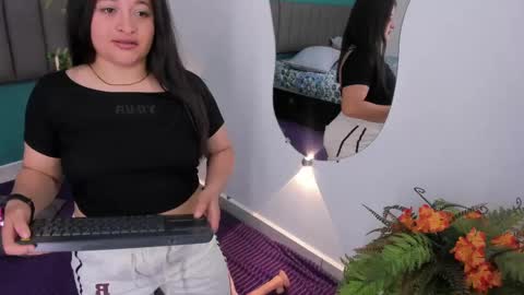 Snapshot of aradia_kiss chatting on 09-27-25, 08:14 aradia_kiss online show from 09-27-25, 08:14