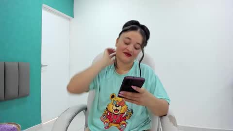 Snapshot of aradia_kiss chatting on 10-22-25, 06:29 aradia_kiss online show from 10-22-25, 06:29