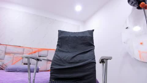 Snapshot of aradia_kiss chatting on 10-27-25, 09:30 aradia_kiss online show from 10-27-25, 09:30