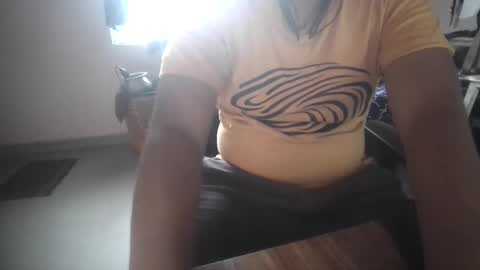 Snapshot of arahullovely chatting on 12-12-24, 06:57 Rahul online show from 12-12-24, 06:57